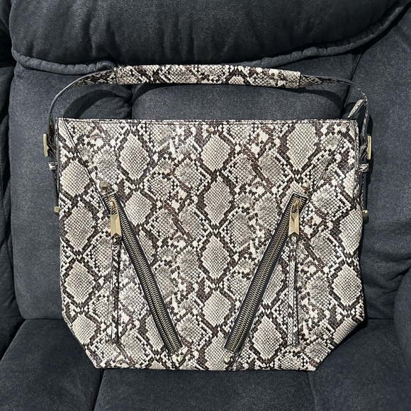 Jessica Simpson Snakeskin Natural Python Nicole Hobo Bag with Zipper Details - Picture 1 of 13